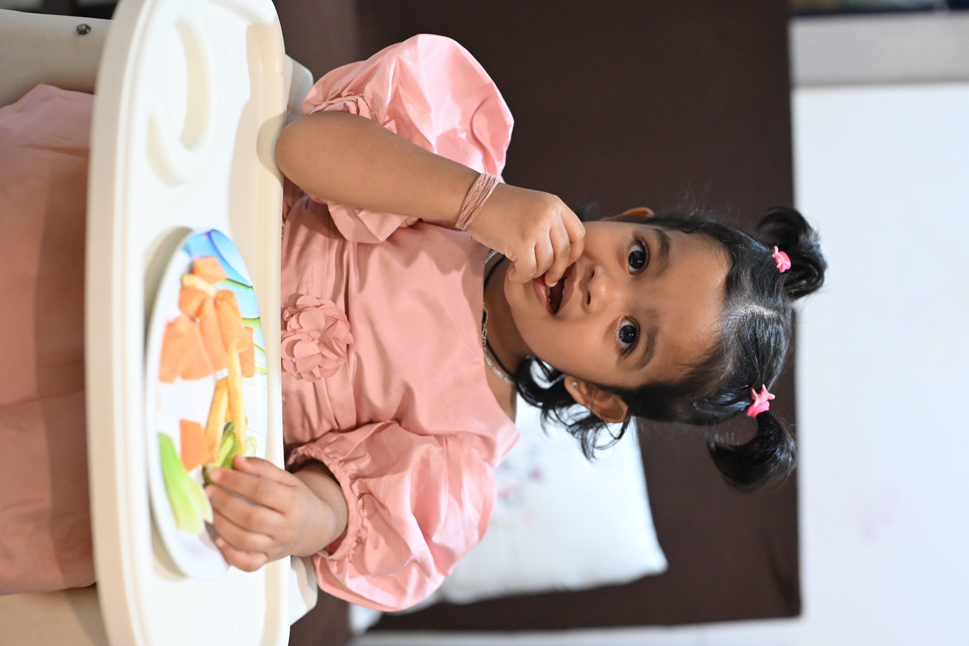 A calm mealtime with a small plate and no pressure